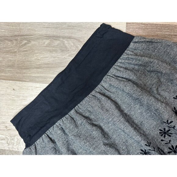 Black and Grey Floral Bubble Skirt Size Medium - Picture 4 of 4